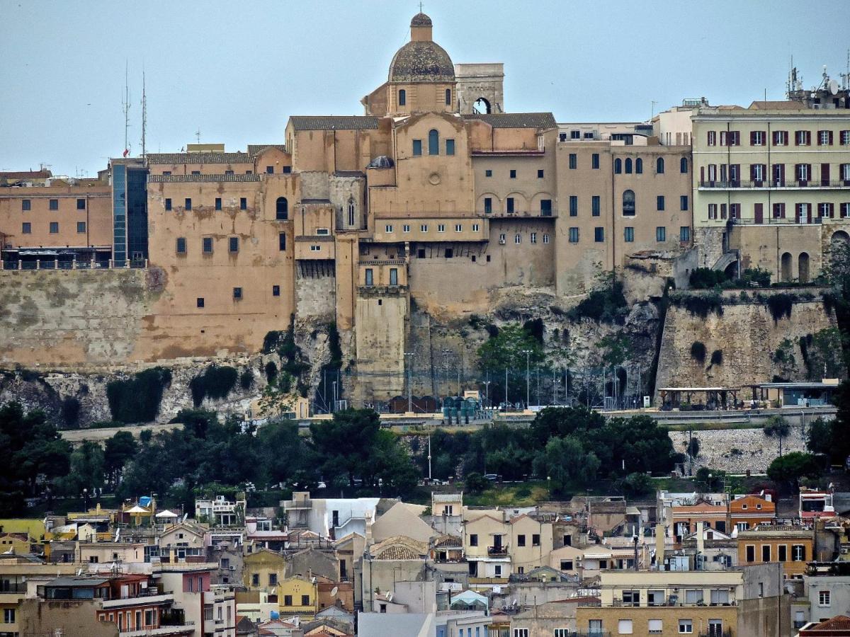Collegio Suite Cagliari Esterno foto